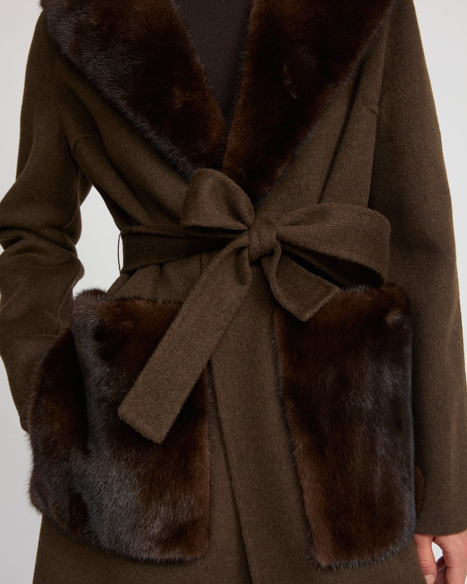 Belted cashmere wool coat with mink fur collar and over-pockets