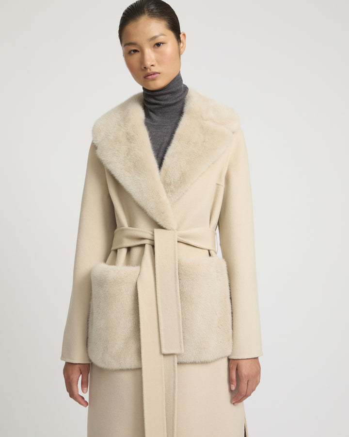 Manteau ceinturé en lainage cachemire avec col et sur-poches en fourrure de vison -Yves Salomon