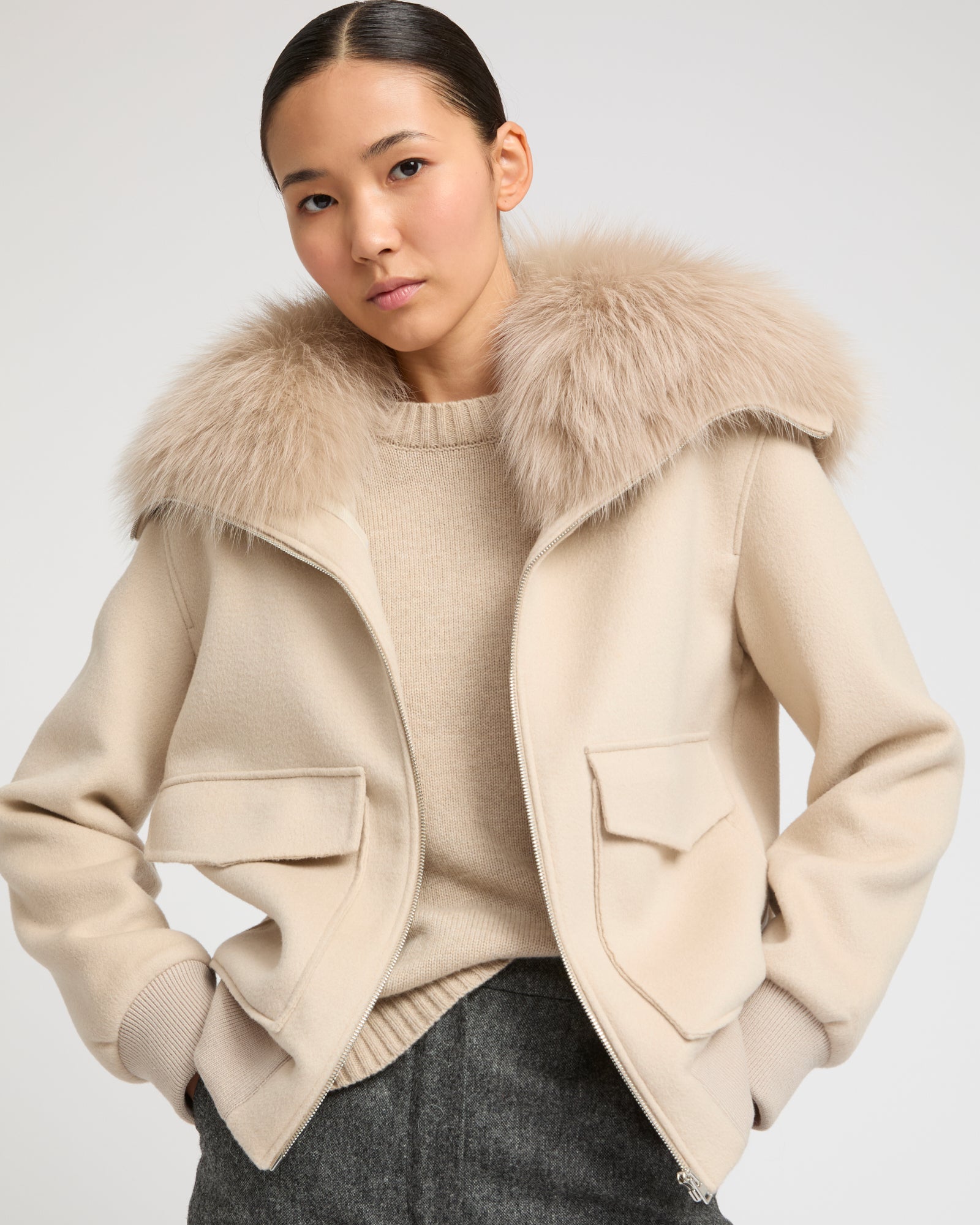 Cropped jacket in cashmere wool with fox fur collar – Yves Salomon