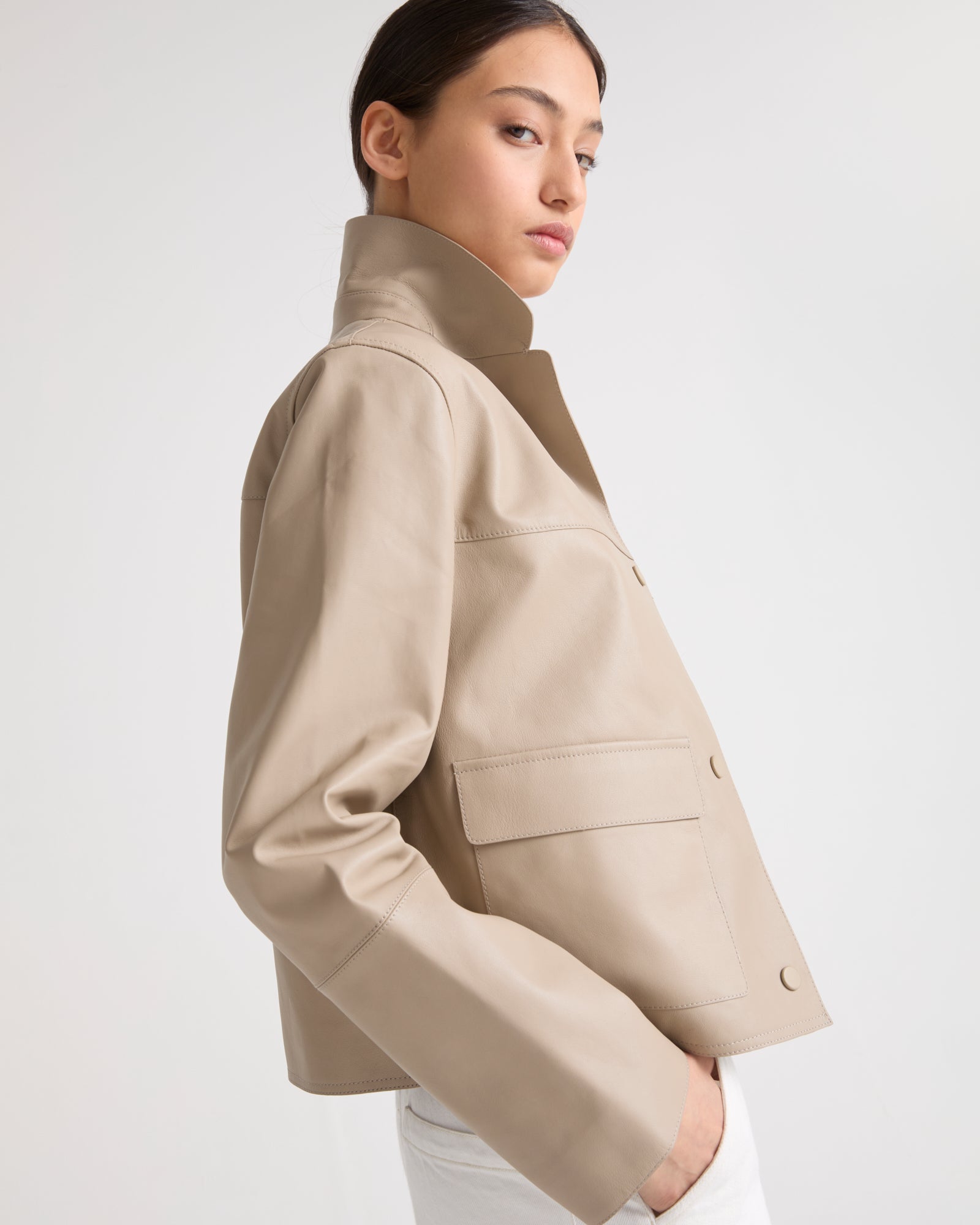 Veste courte en cuir beige Yves Salomon