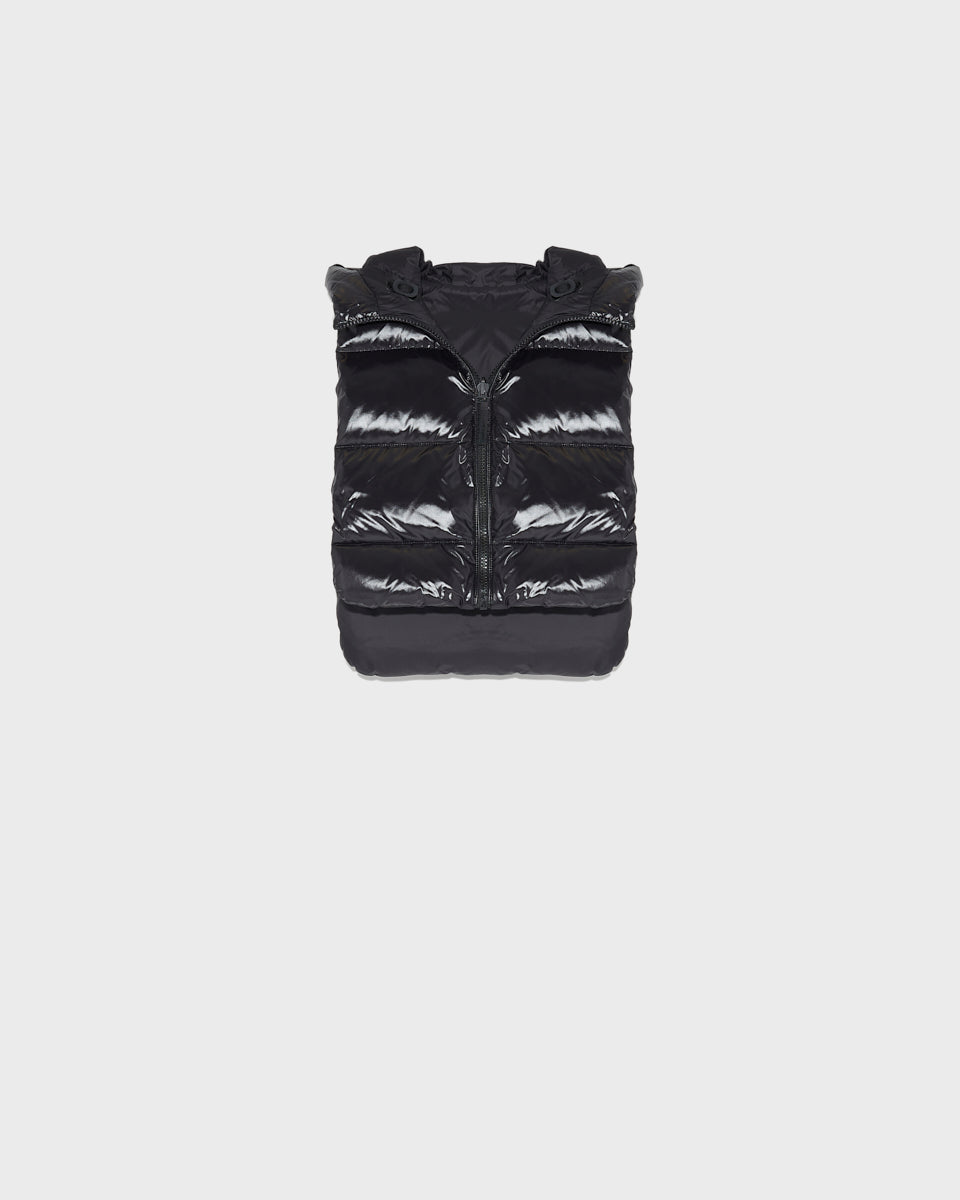 doudoune-plastron-reversible-en-tissu-technique-deperlant-mat-et-brillant-noir-24wfa03651t05wc99 -Yves Salomon