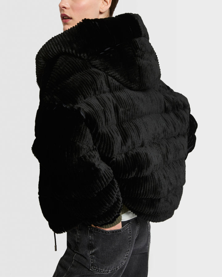 doudoune-courte-a-capuche-rex-cotele-reversible-tissu-technique-noir-25wfv06765k23xc99 -Yves Salomon