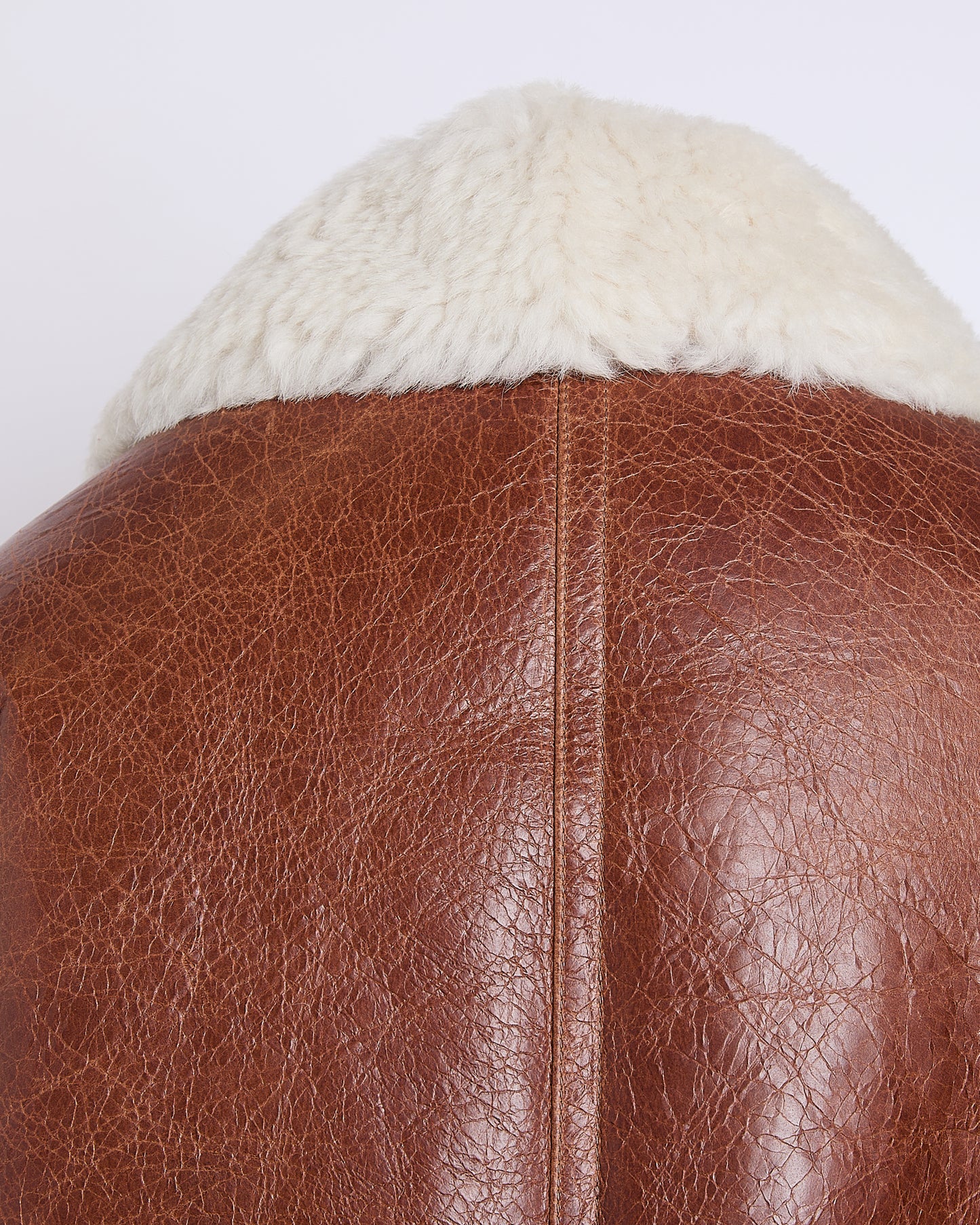 Soldes d'hiver - Yves Salomon -Veste courte en peau lainée d'agneau de Toscane curly avec finition vintage