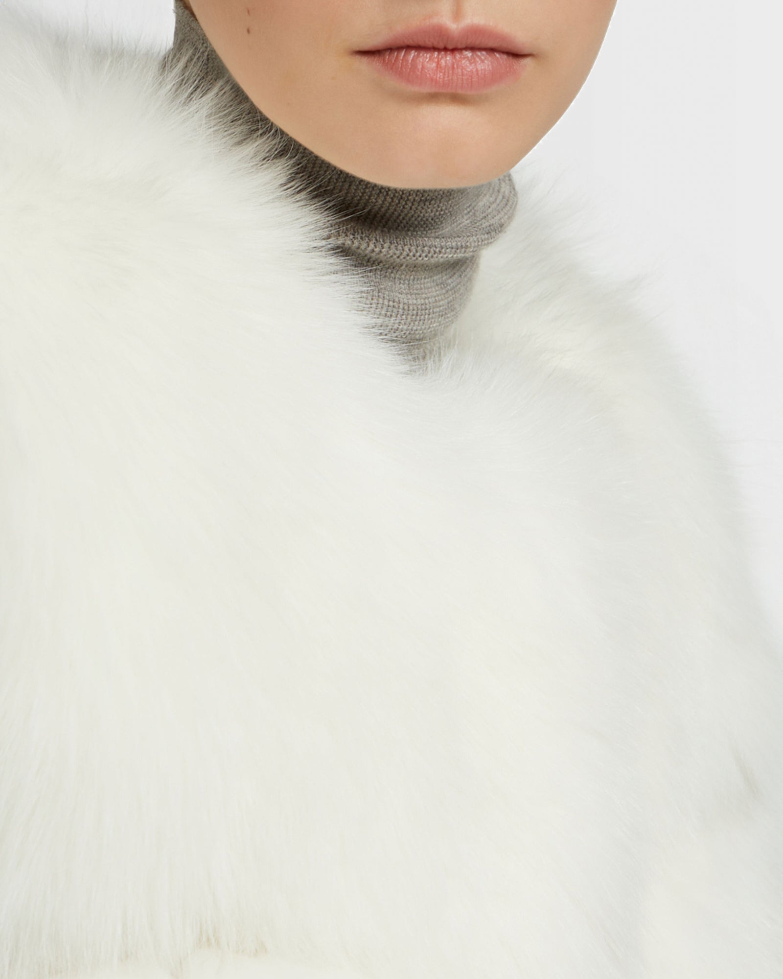 Short gilet in fox fur - white - Yves Salomon