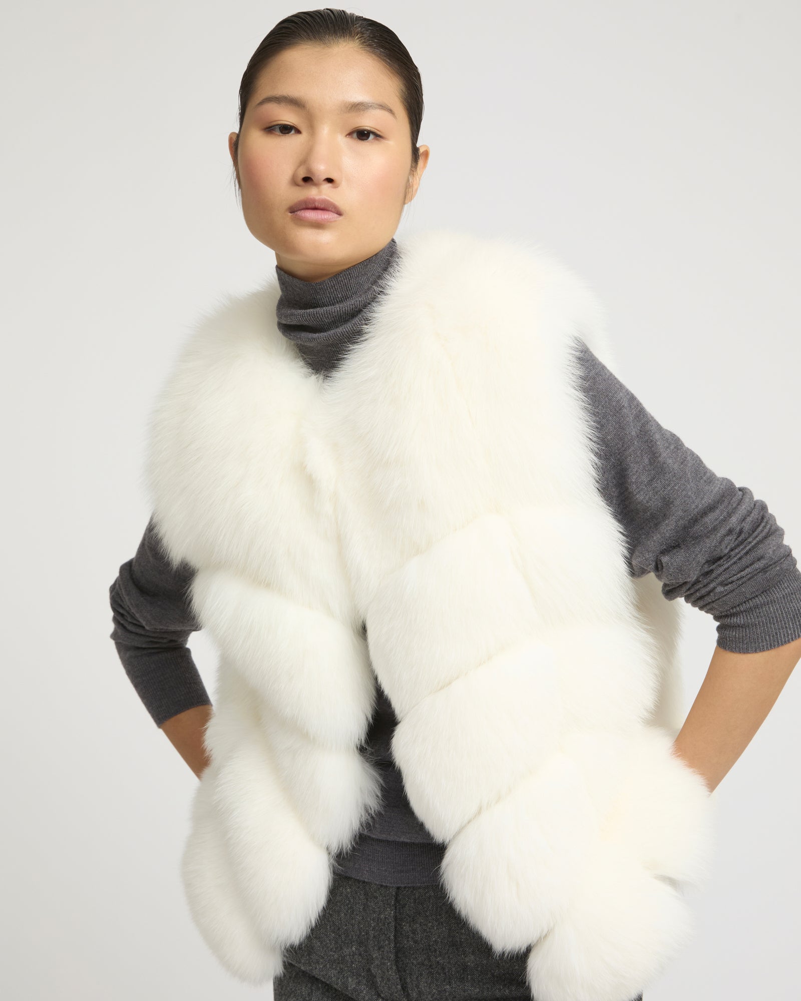 ヘヨン hyeon fur gilet ファージレット　ホワイト HYEON (ヘヨン) official online store