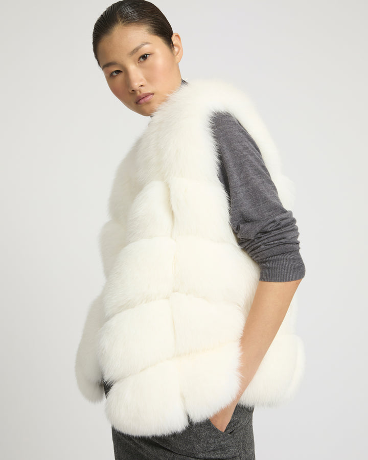 SLEEVELESS BURGUNDY FOX GILET