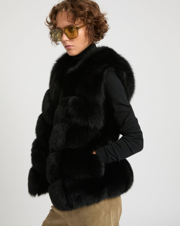 SLEEVELESS BURGUNDY FOX GILET