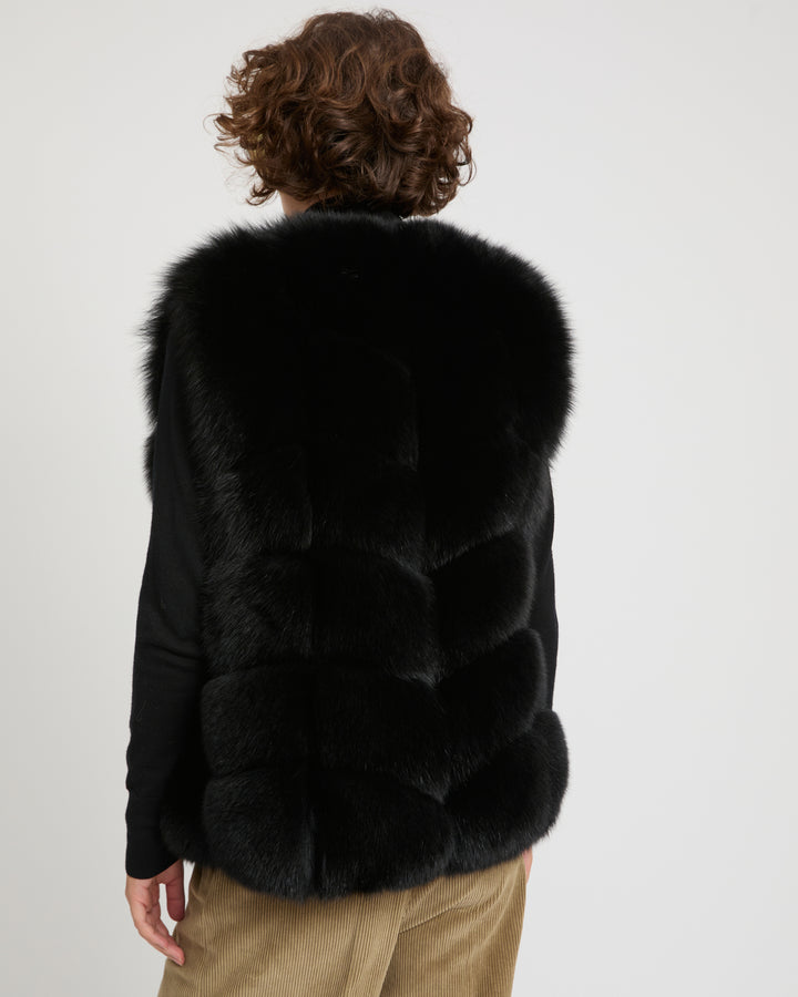 SLEEVELESS BURGUNDY FOX GILET