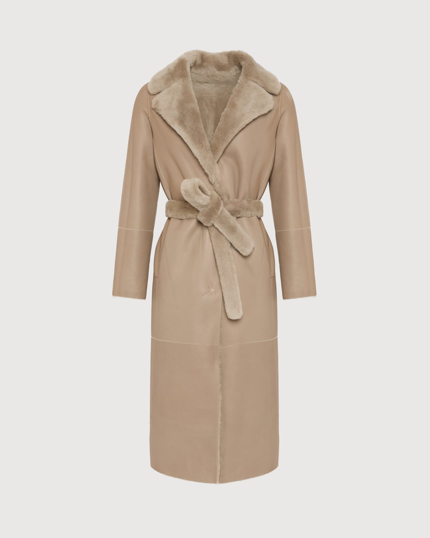 Manteau long ceinturé en peau lainée réversible