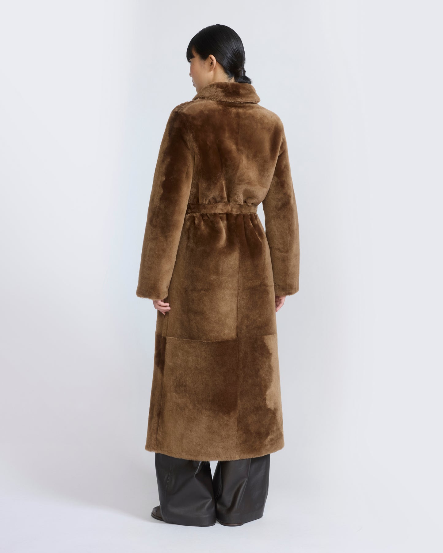 Manteau long réversible en peau lainée d'agneau