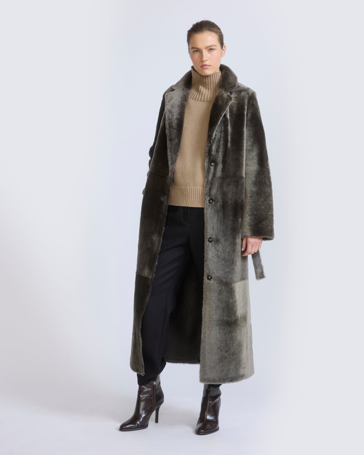 Manteau long réversible en peau lainée d'agneau