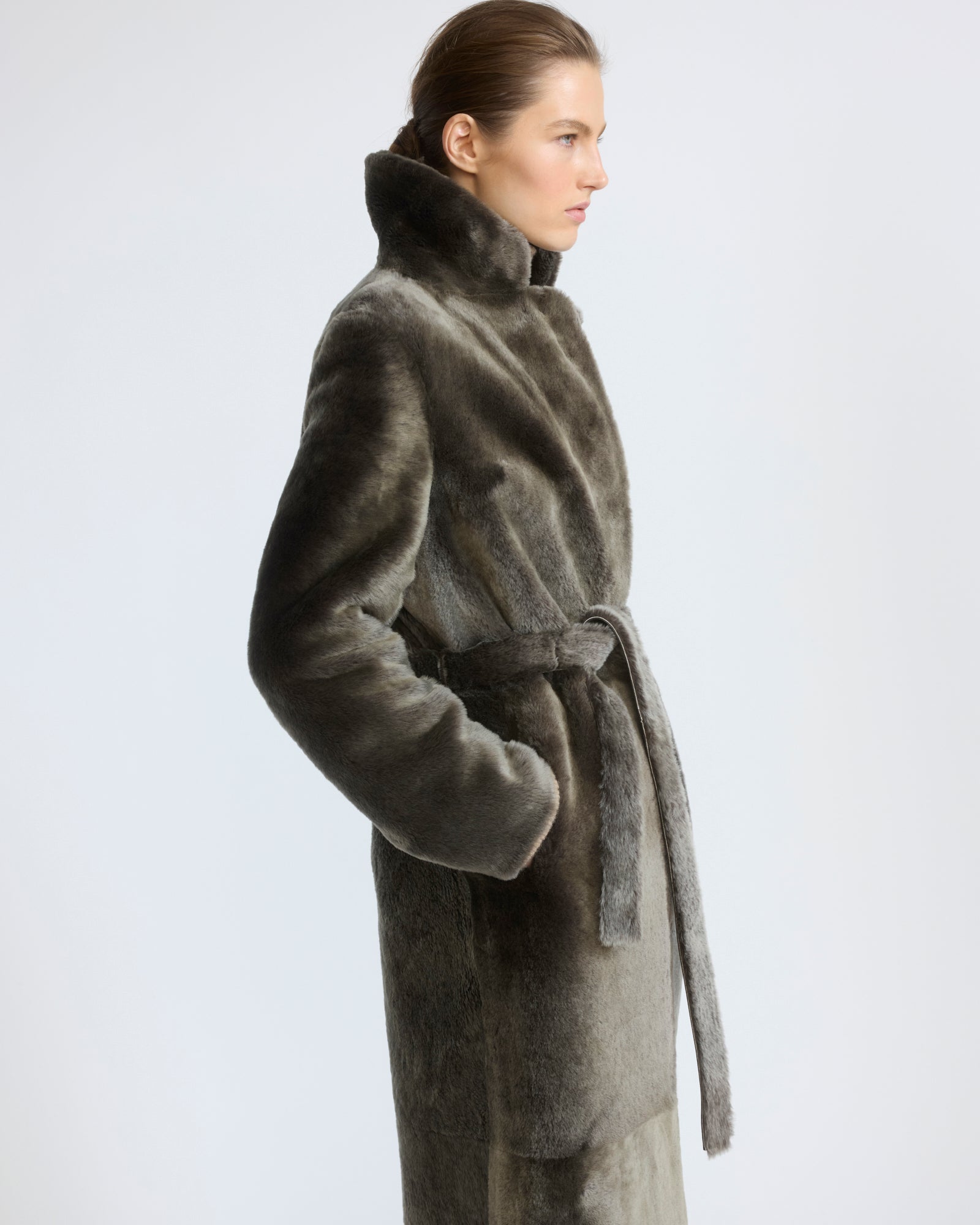 Manteau long réversible en peau lainée d'agneau