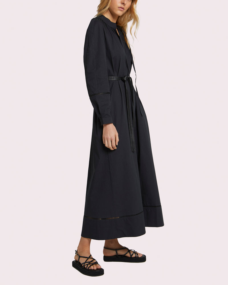 Robe fluide ceinturée en coton avec broderie de cuir