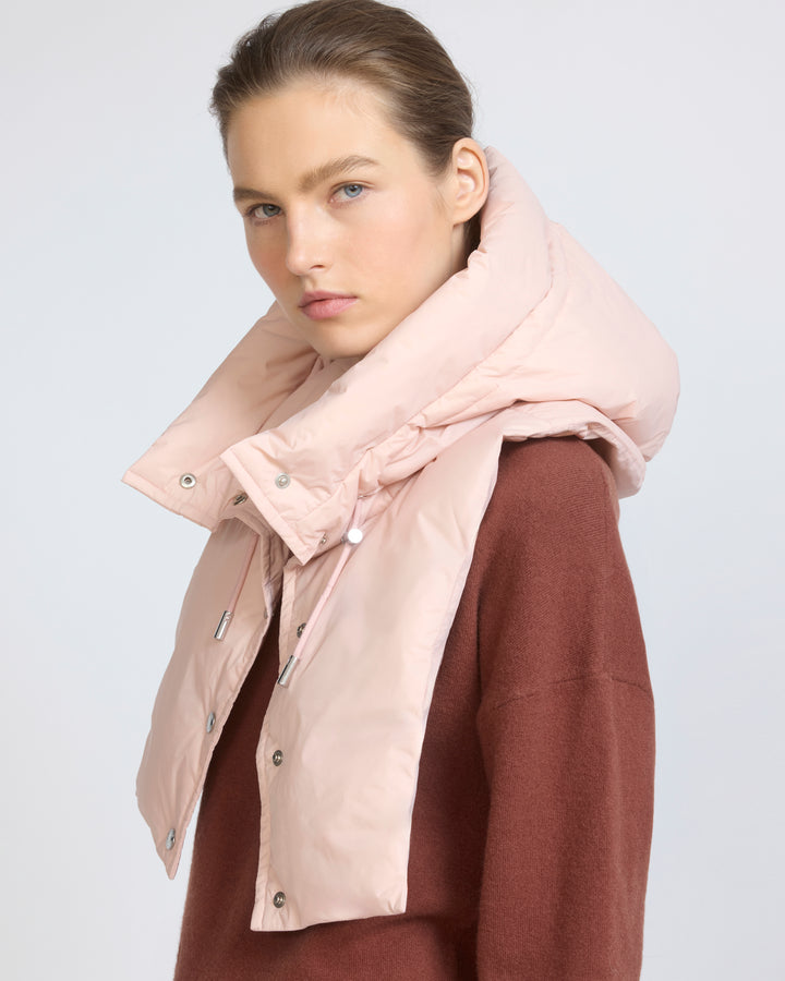 Doudoune plastron à capuche en tissu technique imperméable