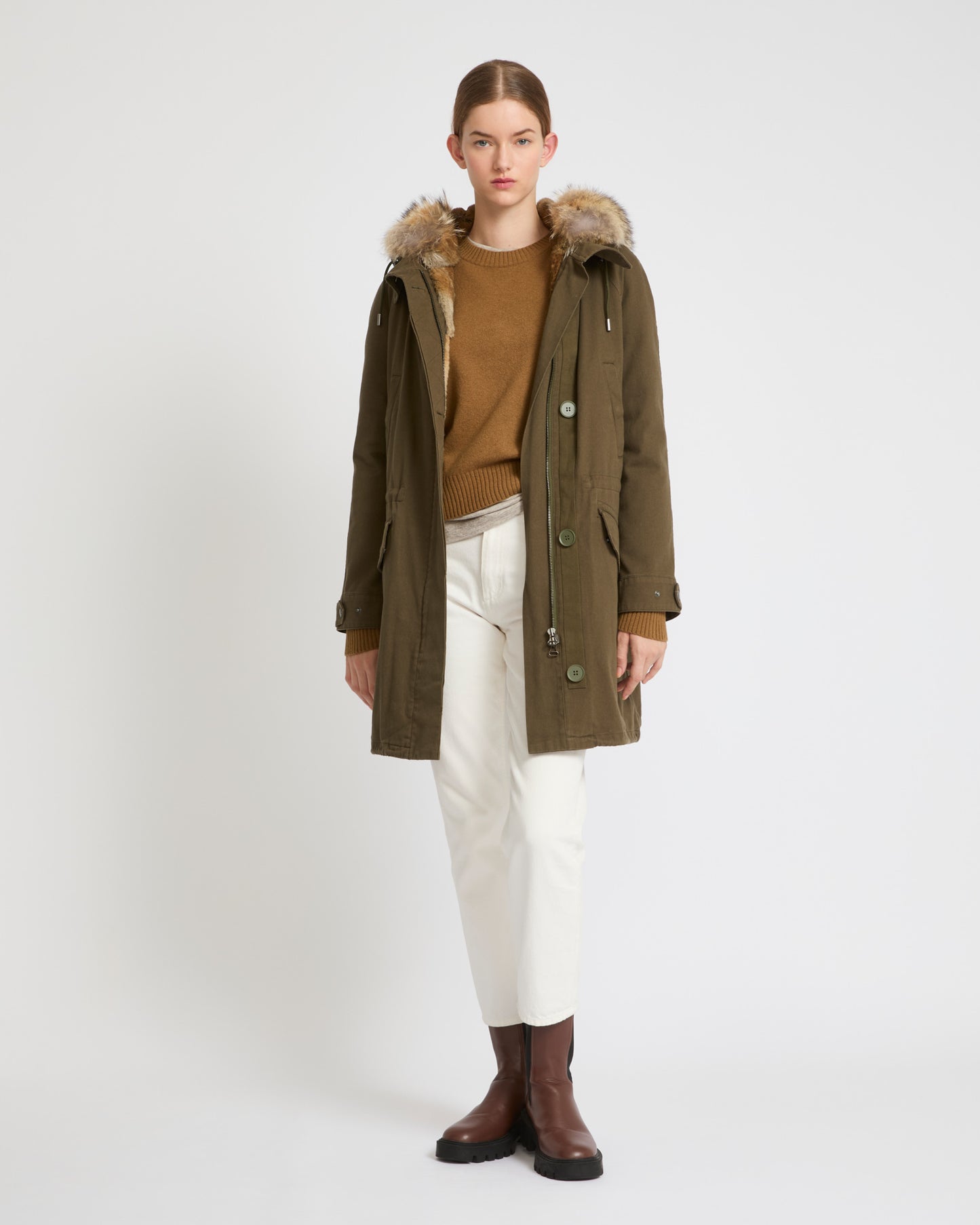 parka-longue-en-gabardine-de-coton-avec-fourrure-de-coyote-et-lapin-kaki-22wfm01090a01xb2354 -Yves Salomon