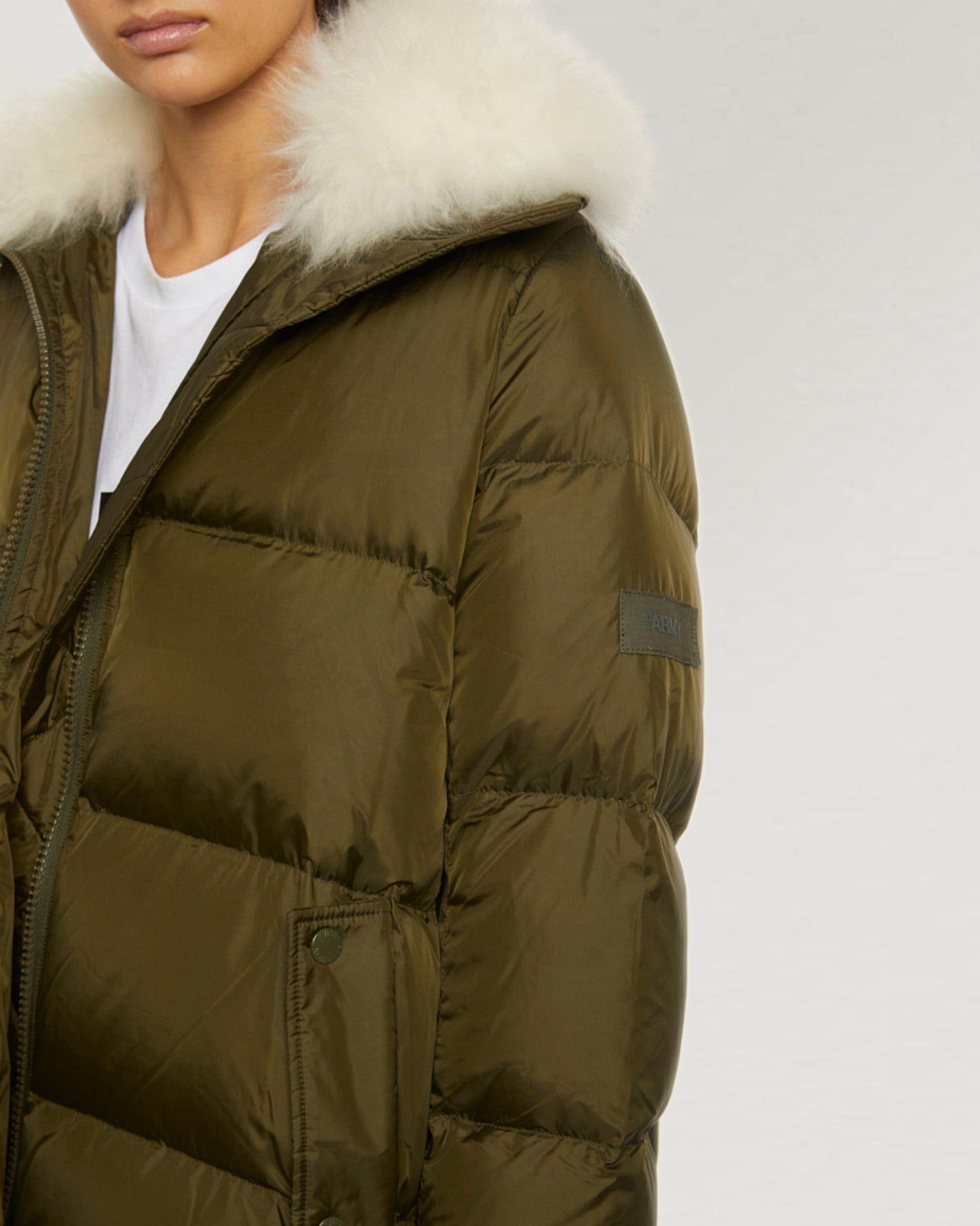 Doudoune "A" line avec col en agneau à laine vaporeuse-Yves Salomon - Soldes d'hiver - Winter Sale