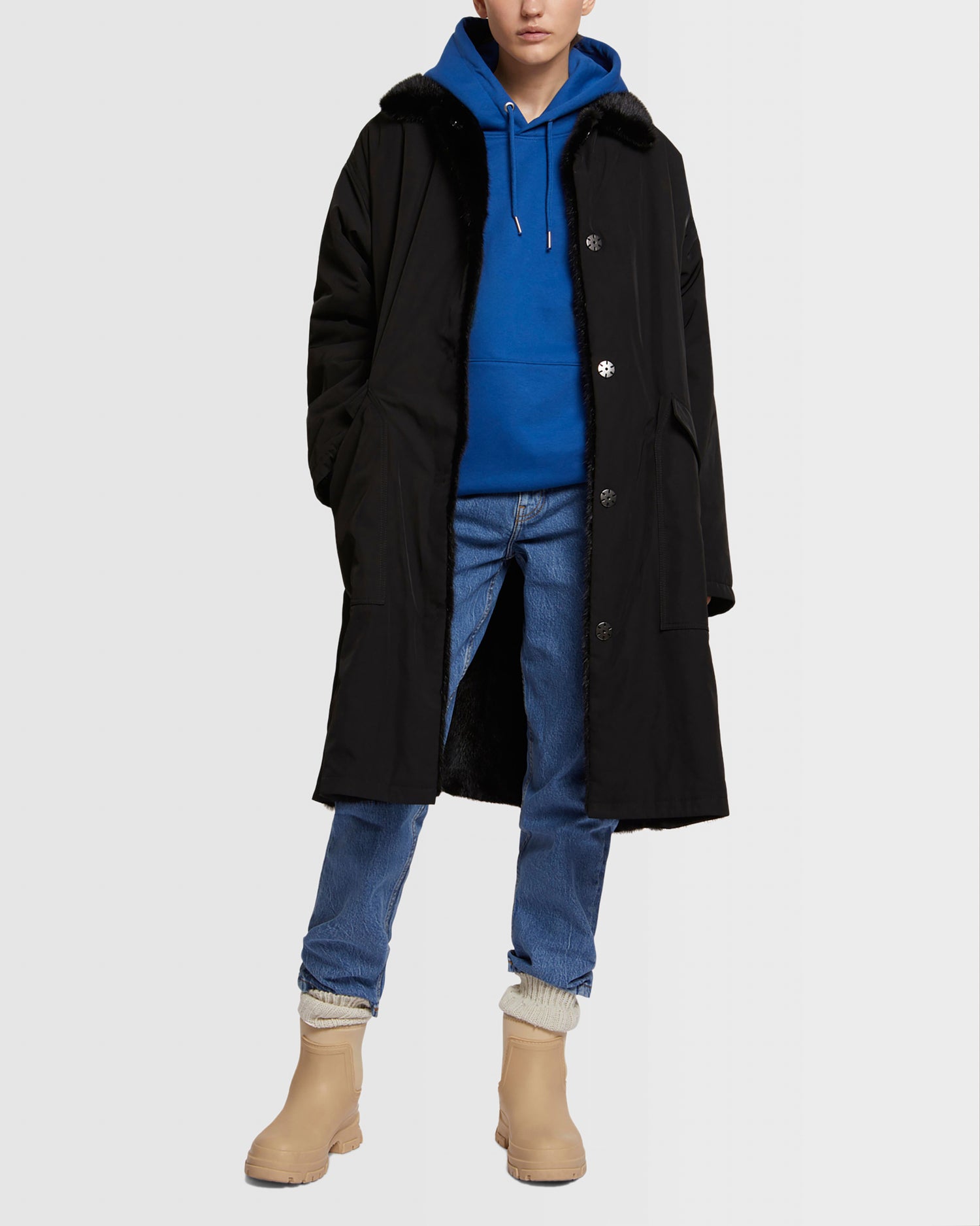 manteau-col-chemise-en-tissu-technique-reversible-en-fourrure-de-vison-noir-22wfm04601a22xc99 -Yves Salomon