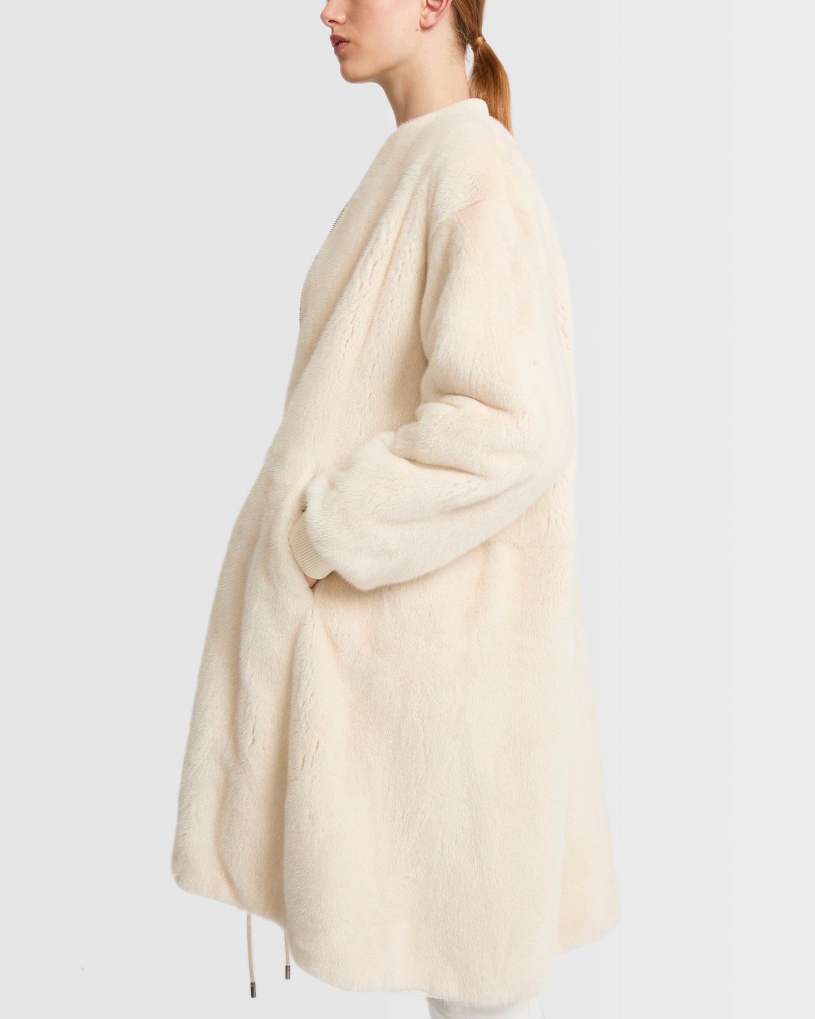 bomber-reversible-en-tissu-technique-deperlant-et-vison-a-poils-longs-blanc-22wfm04700a22xb3009 -Yves Salomon