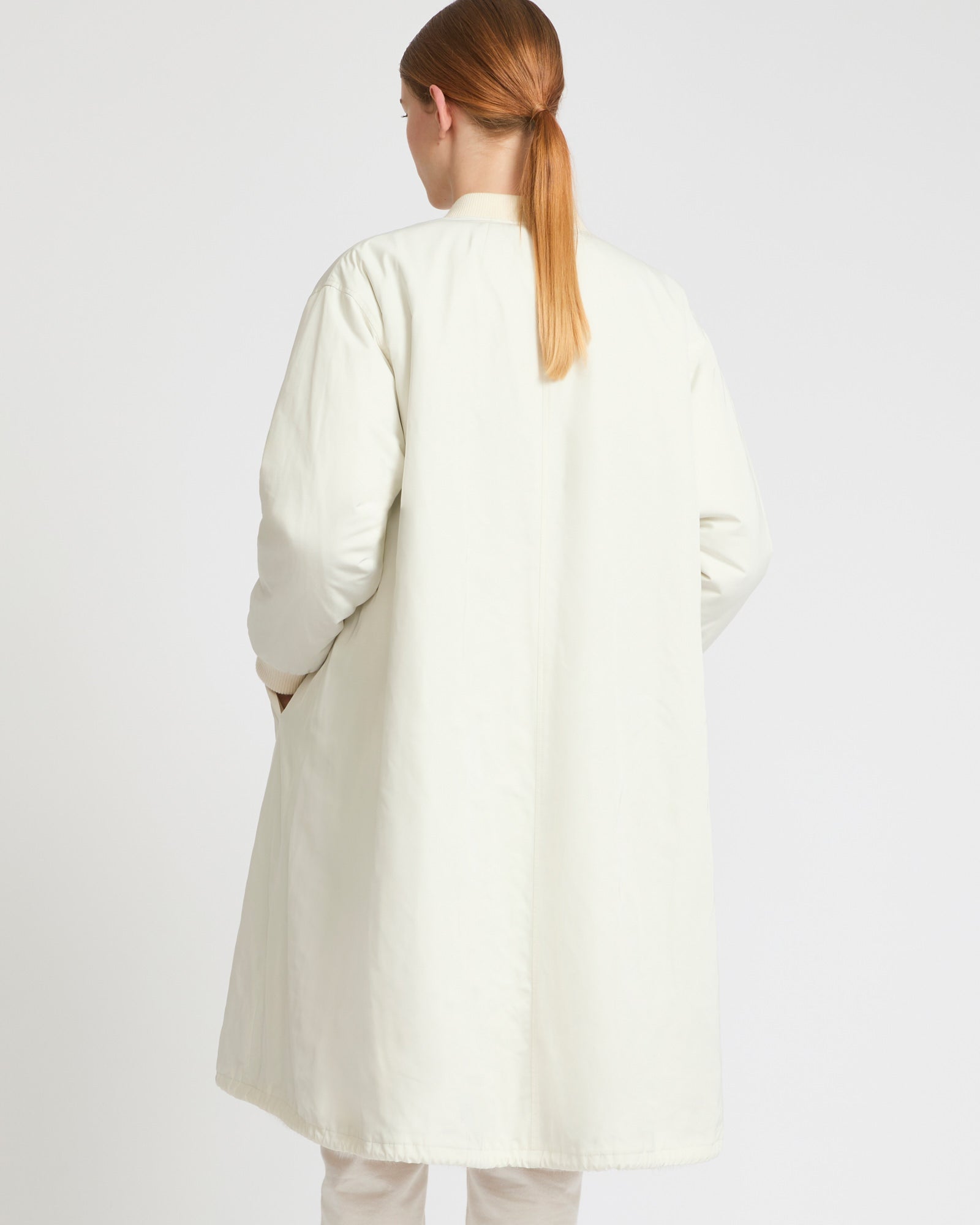 bomber-reversible-en-tissu-technique-deperlant-et-vison-a-poils-longs-blanc-22wfm04700a22xb3009 -Yves Salomon
