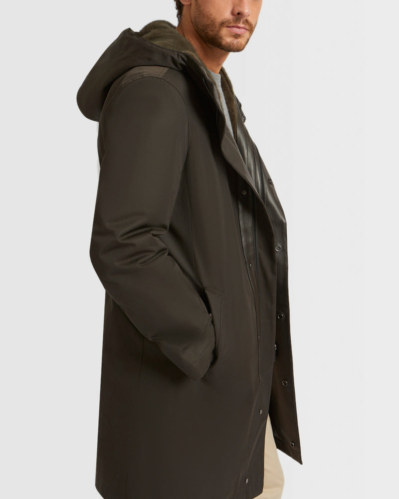 Manteau à capuche en gabardine imperméable et fourrure de vison