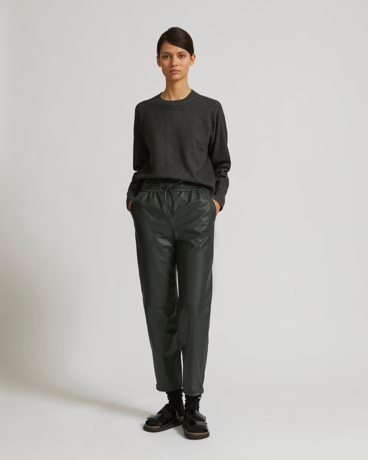 Black Friday 2025 - Yves Salomon - Pantalon jogging en cuir d’agneau