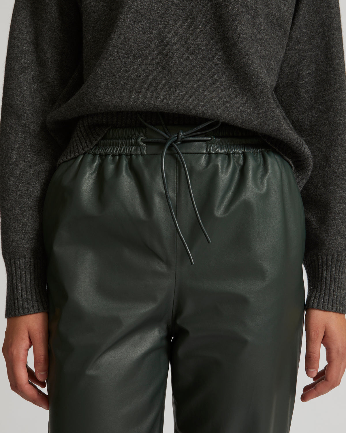 Black Friday 2025 - Yves Salomon - Pantalon jogging en cuir d’agneau