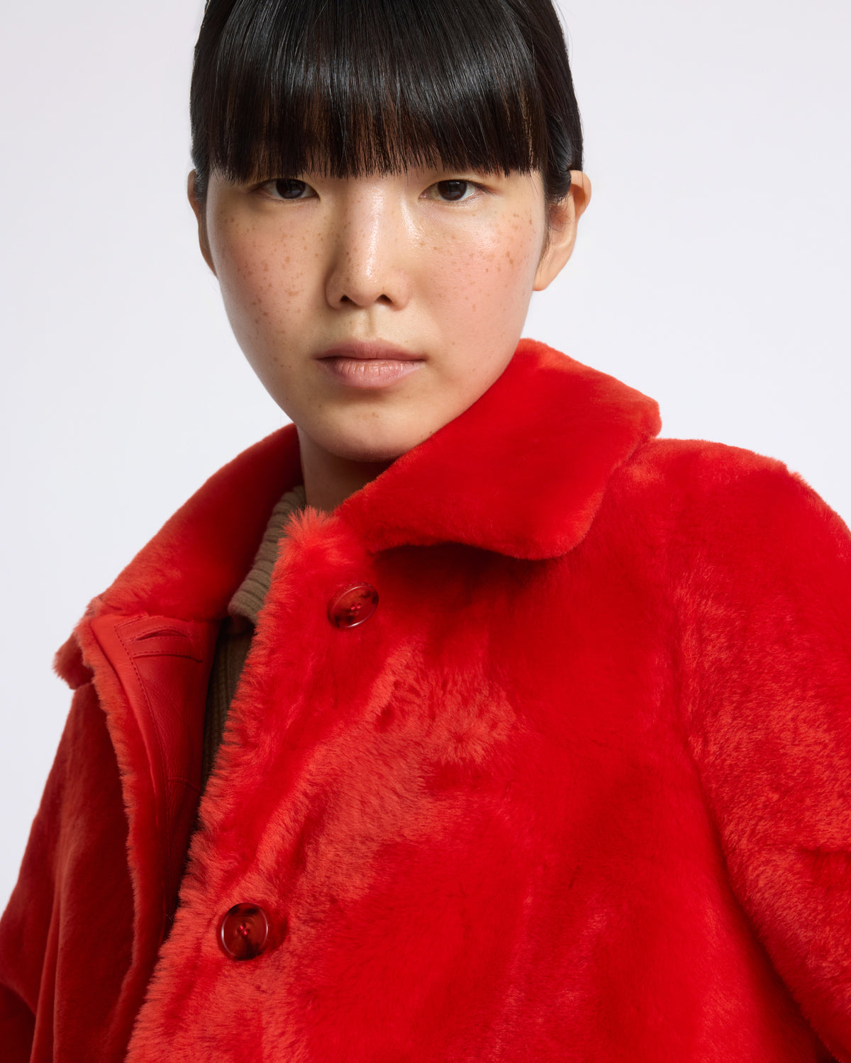 Veste courte en peau lainée d'agneau mérinos - Yves Salomon - Nouvelle collection Automne Hiver