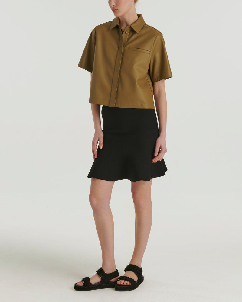 Cropped shirt with short sleeves in leather - khaki