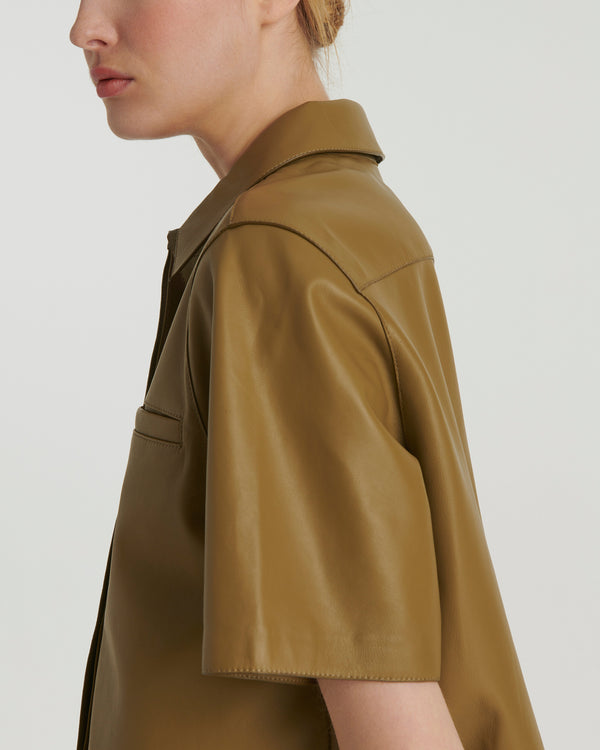 Chemise manches courtes en cuir d'agneau