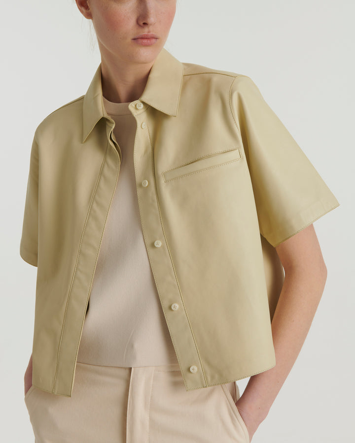 Chemise manches courtes en cuir d'agneau