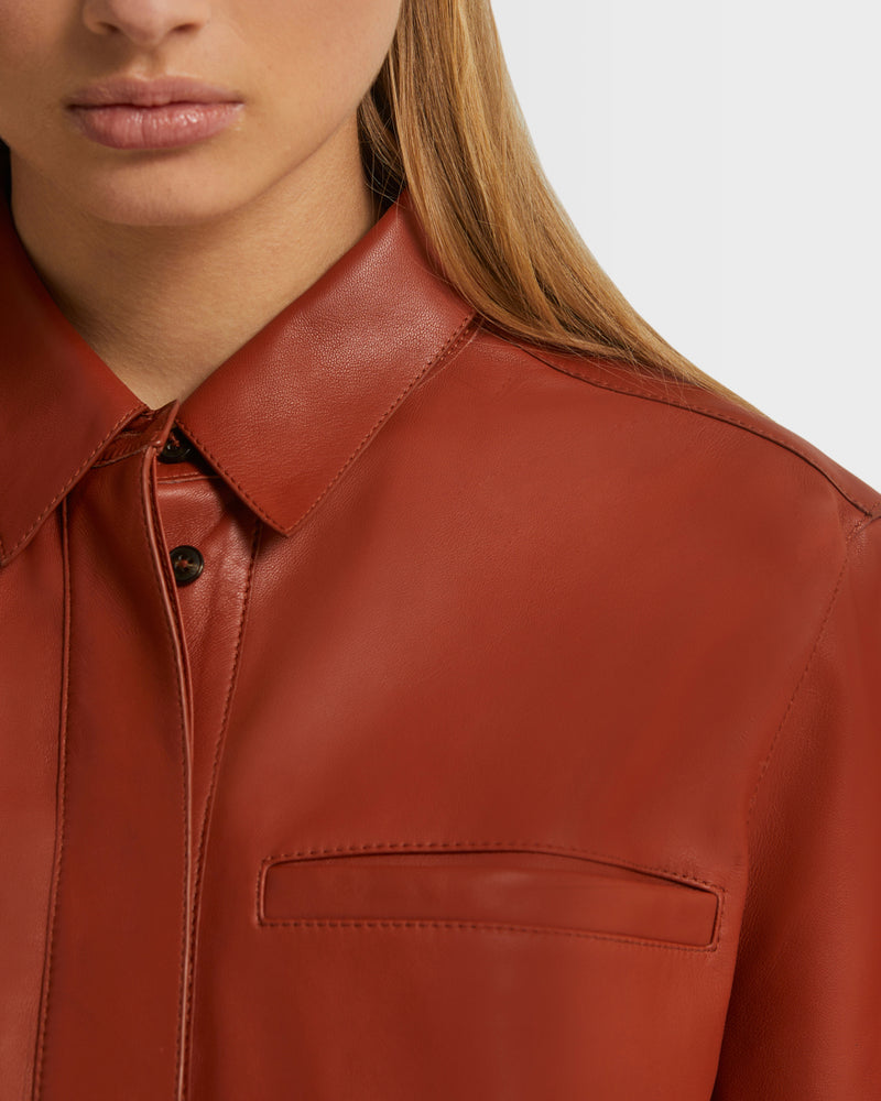 Chemise manches courtes en cuir d'agneau