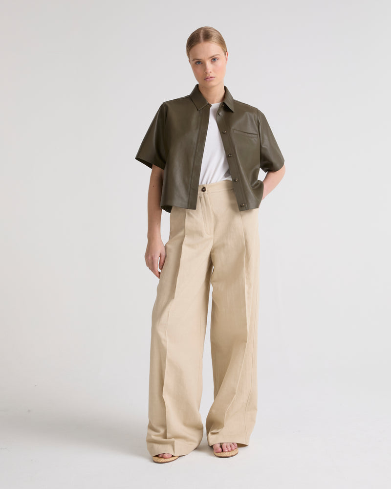 Chemise manches courtes en cuir d'agneau