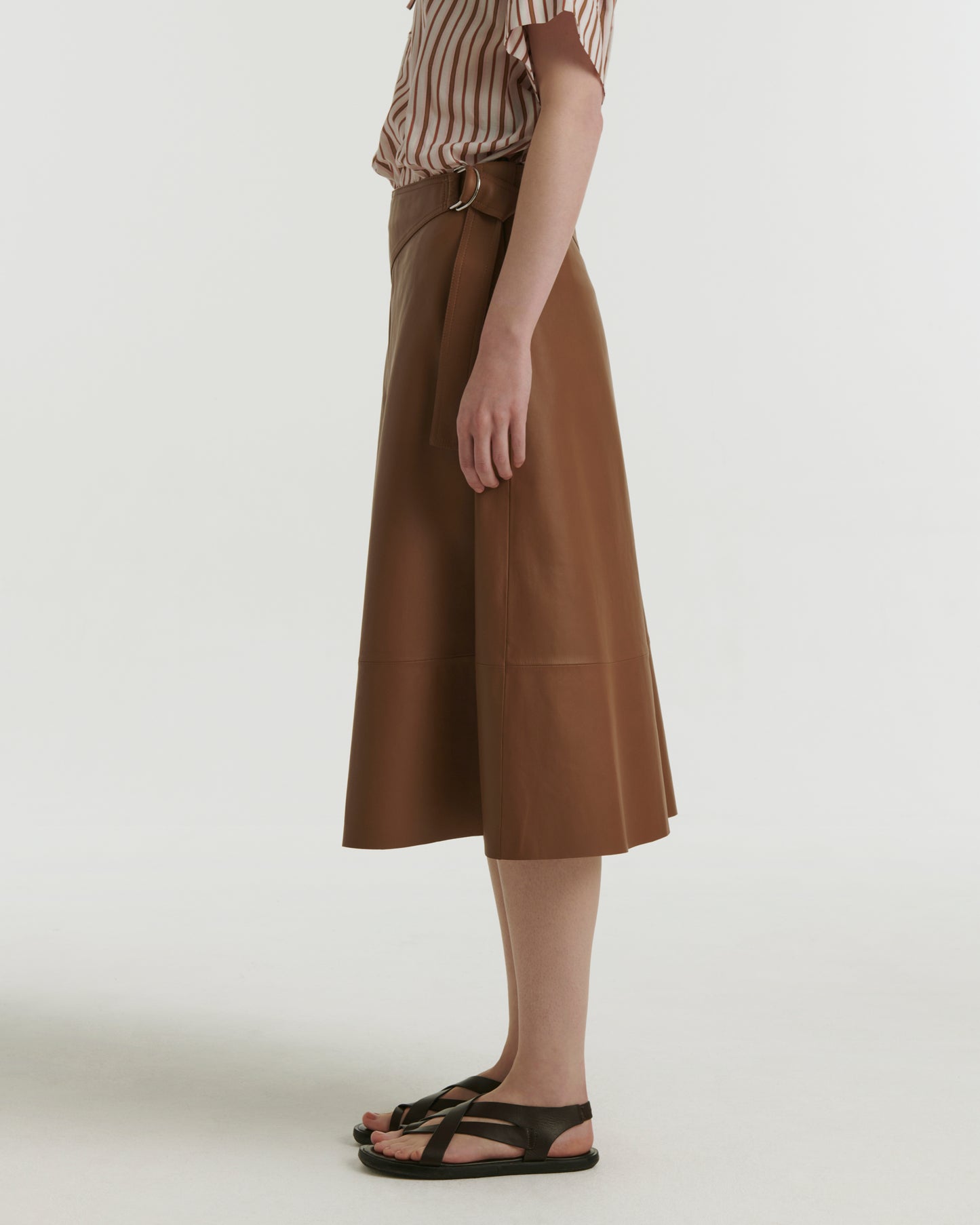 Belted leather midi skirt in lamb leather