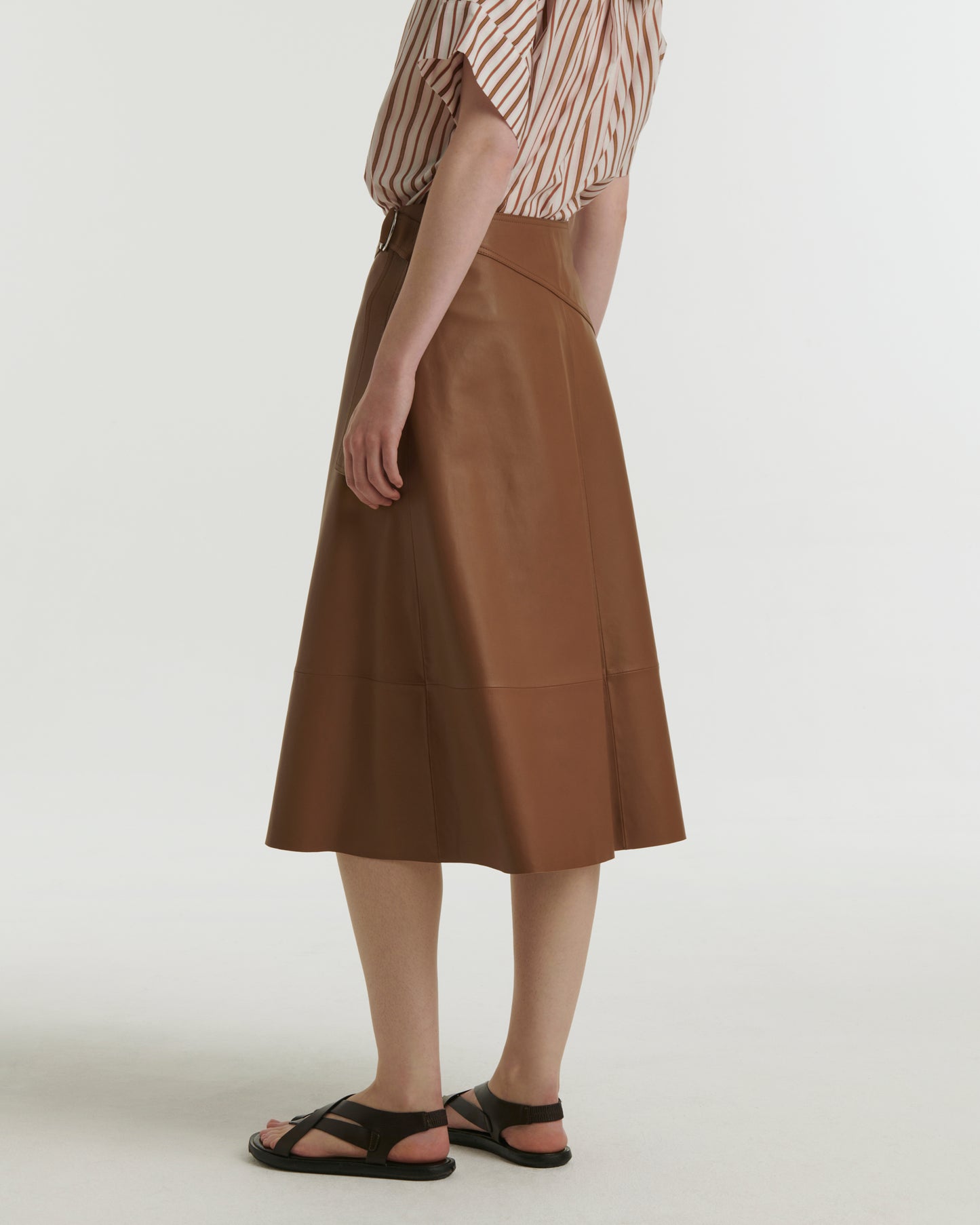 Belted leather midi skirt in lamb leather