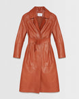 Long trench en cuir ceinturé