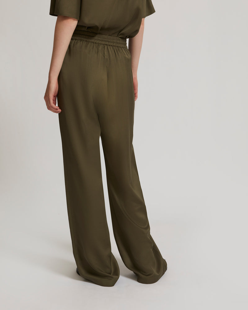 Pantalon droit en satin de soie mélangé