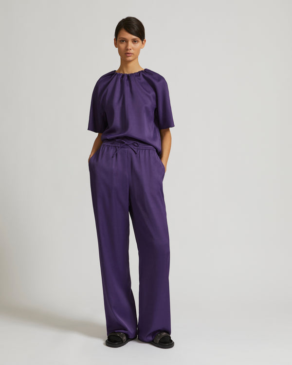Pantalon droit en satin de soie mélangé