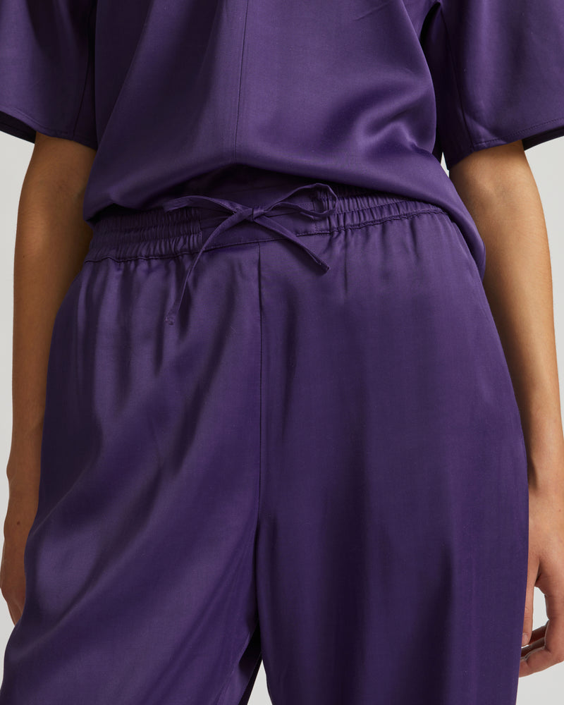 Pantalon droit en satin de soie mélangé
