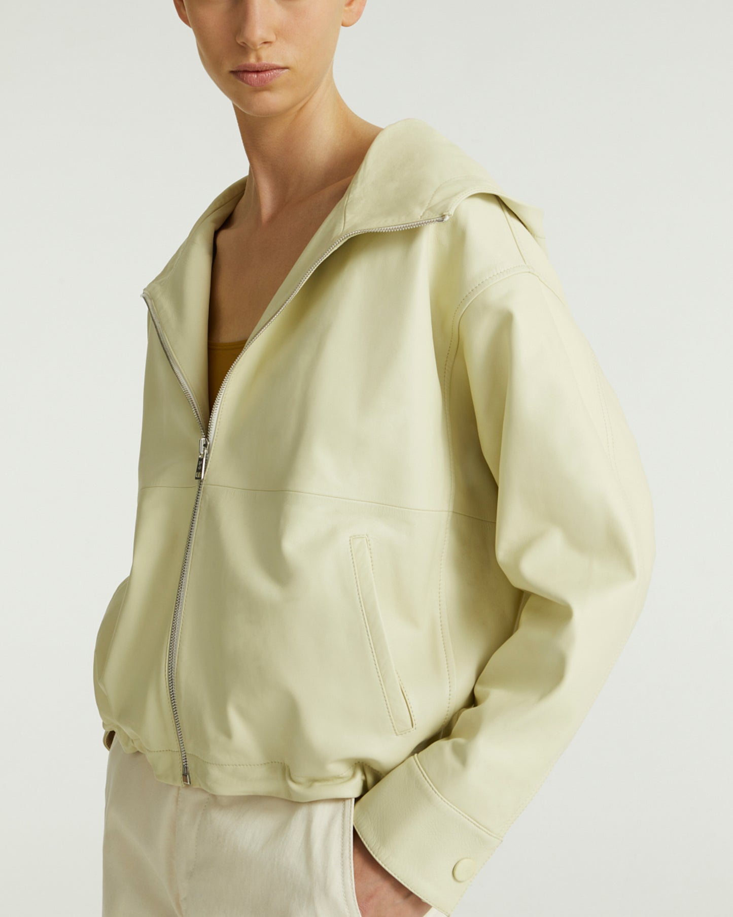 Blouson à capuche en cuir d'agneau