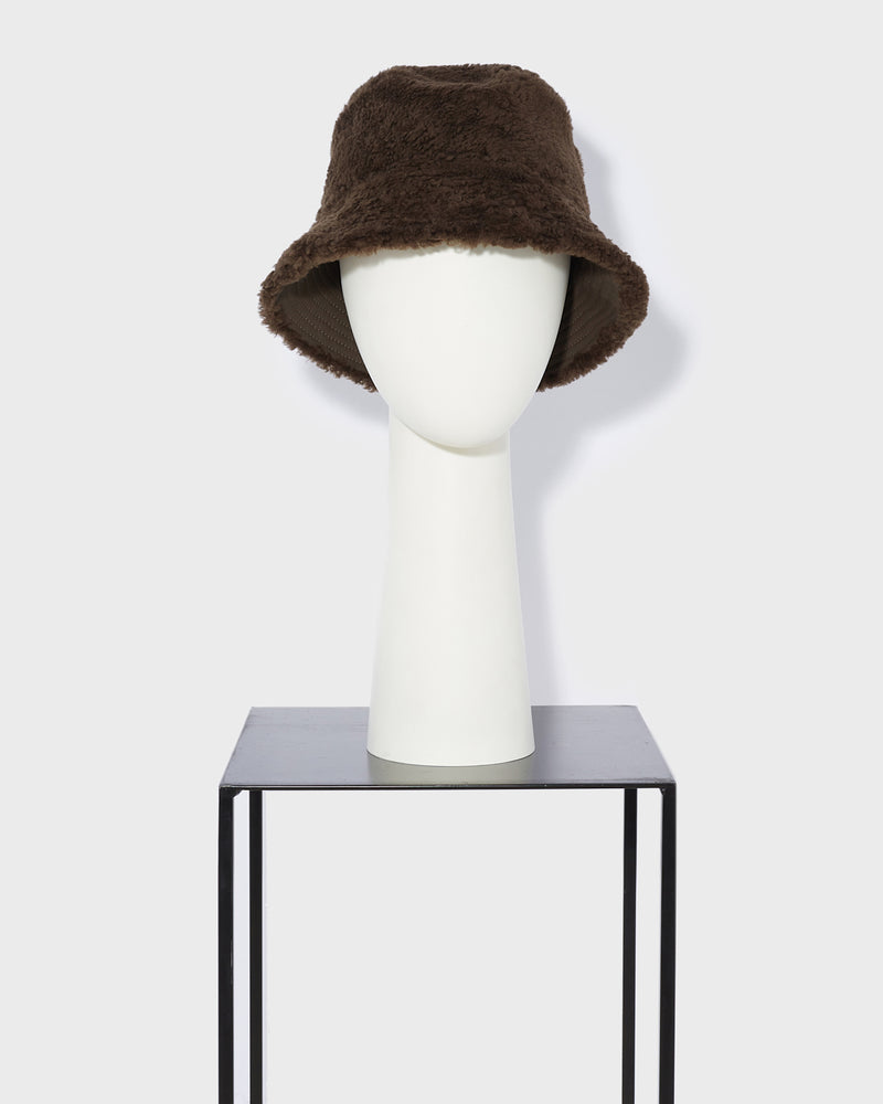 Curly merino bucket hat