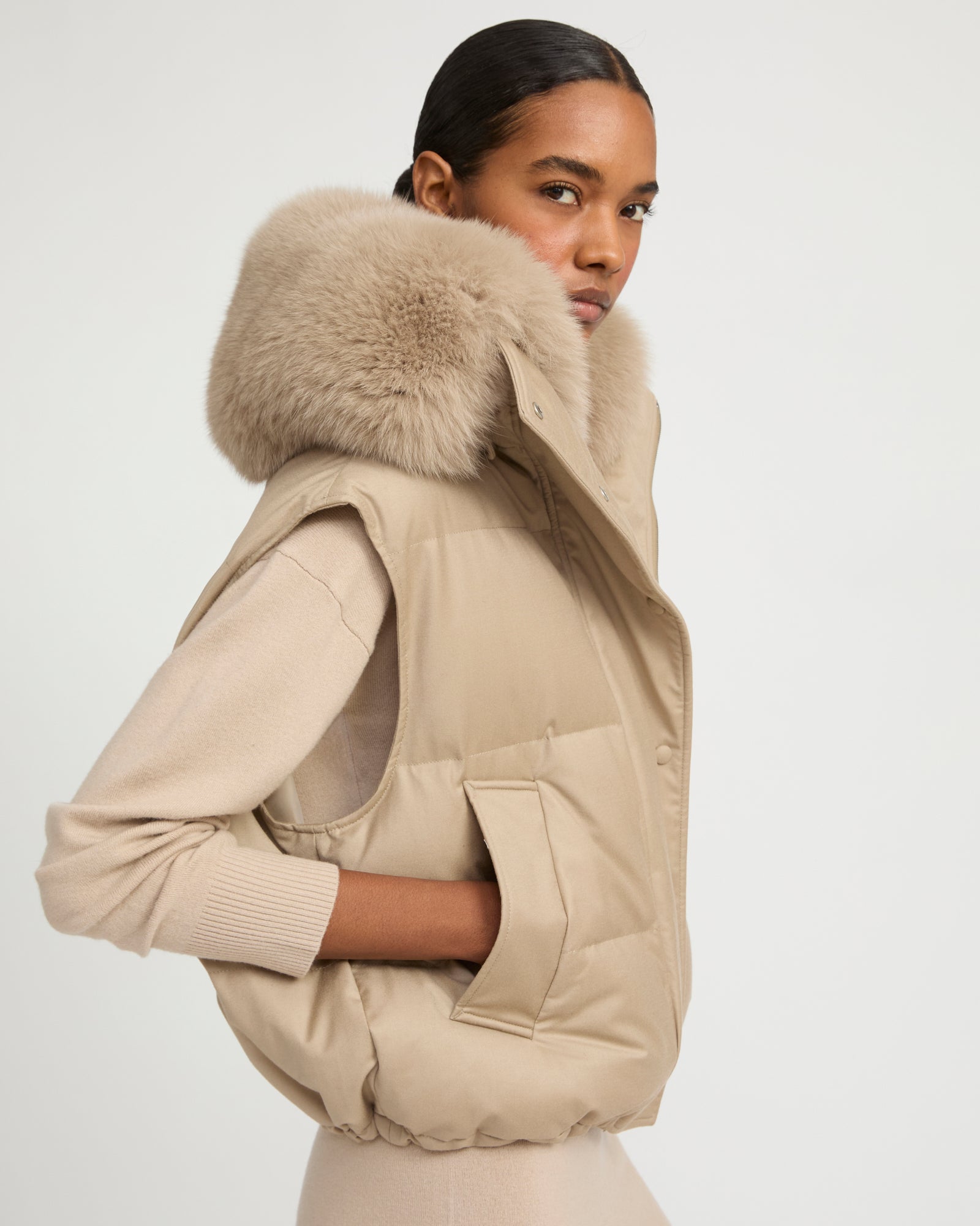 Gilet en flanelle avec col en fourrure de renard -Yves Salomon