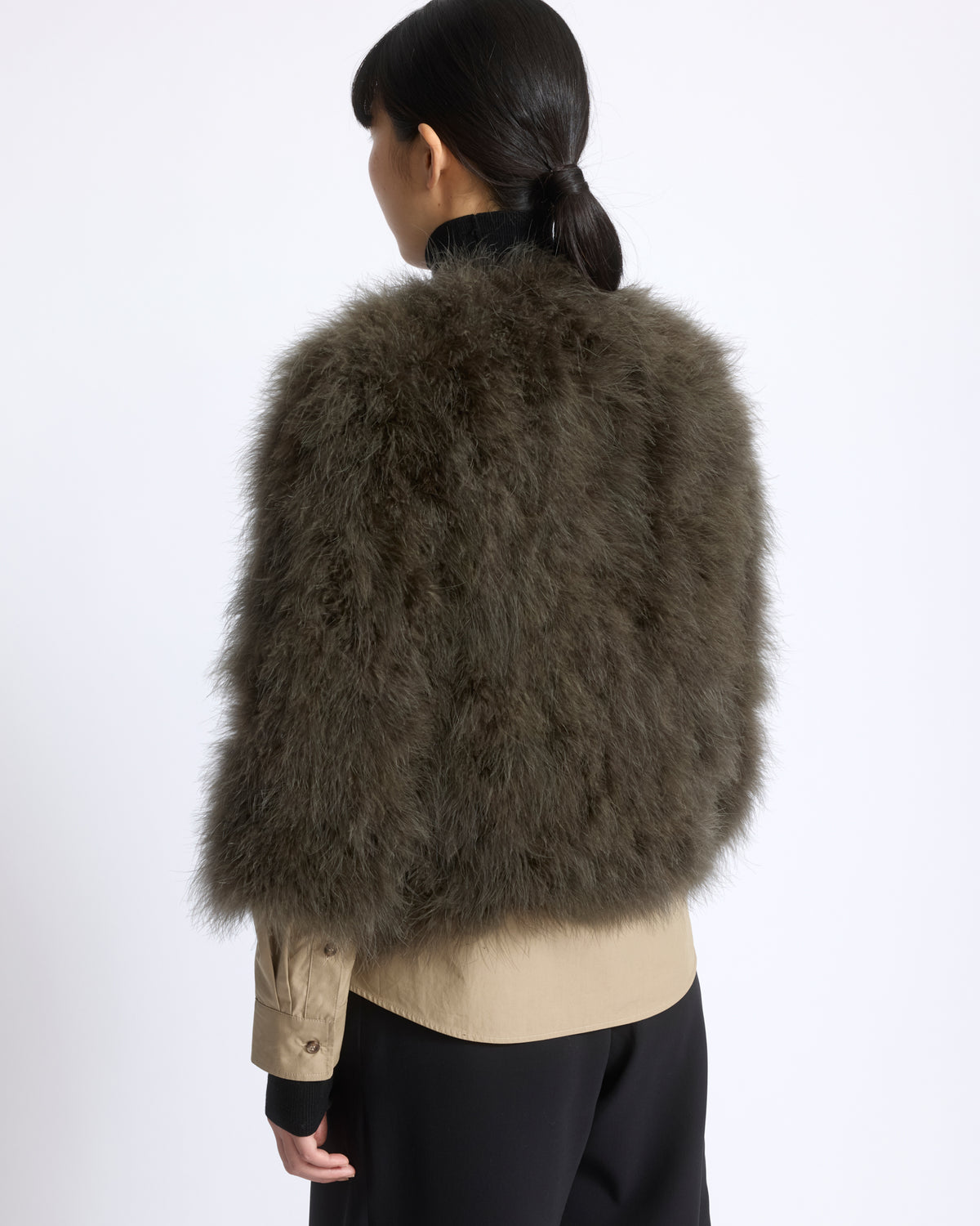Veste courte en plumes - Yves Salomon - Nouvelle collection Automne Hiver