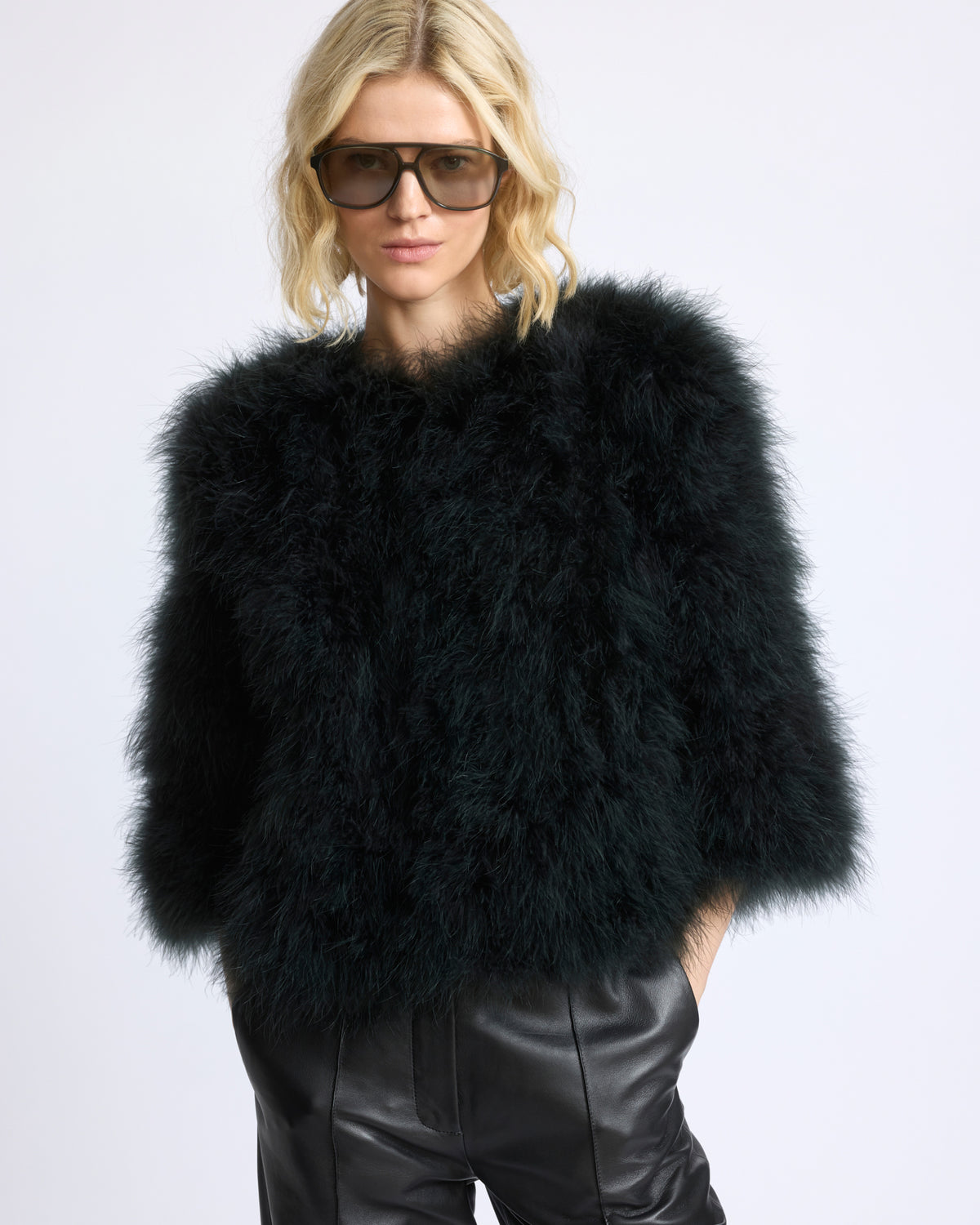 Veste courte en plumes - Yves Salomon - Nouvelle collection Automne Hiver