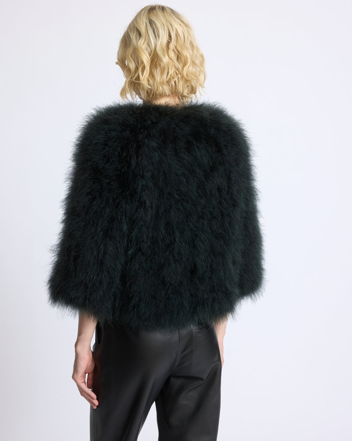 Veste courte en plumes - Yves Salomon - Nouvelle collection Automne Hiver