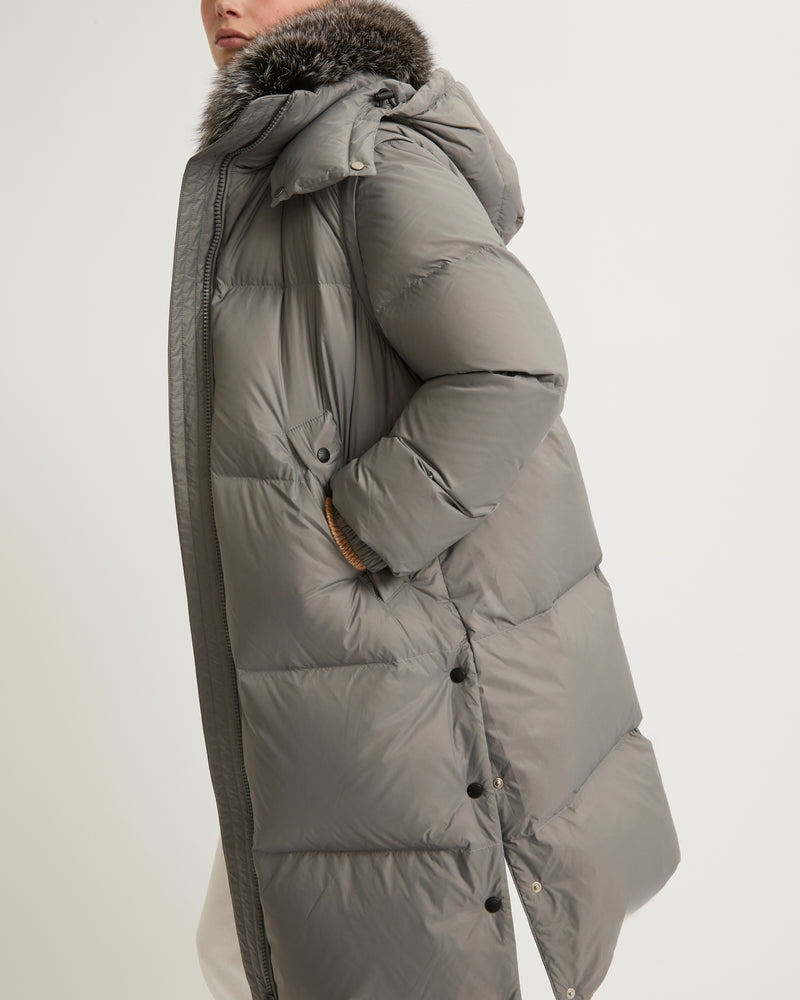 Yves Salomon Grey Long Technical Fabric Puffer Jacket With Fur Collar for Women size 34 FR 24S