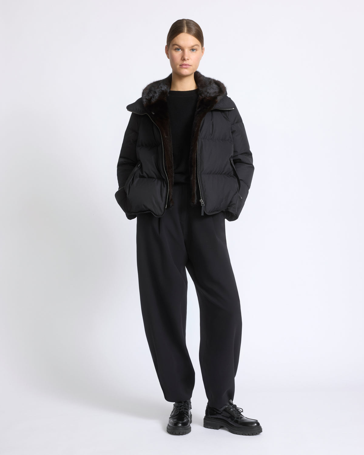 Doudoune "A" line iconique avec plastron et fourrure de vison - Yves Salomon - Nouvelle collection Automne Hiver
