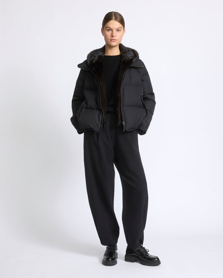 Doudoune "A" line iconique avec plastron et fourrure de vison - Yves Salomon - Nouvelle collection Automne Hiver