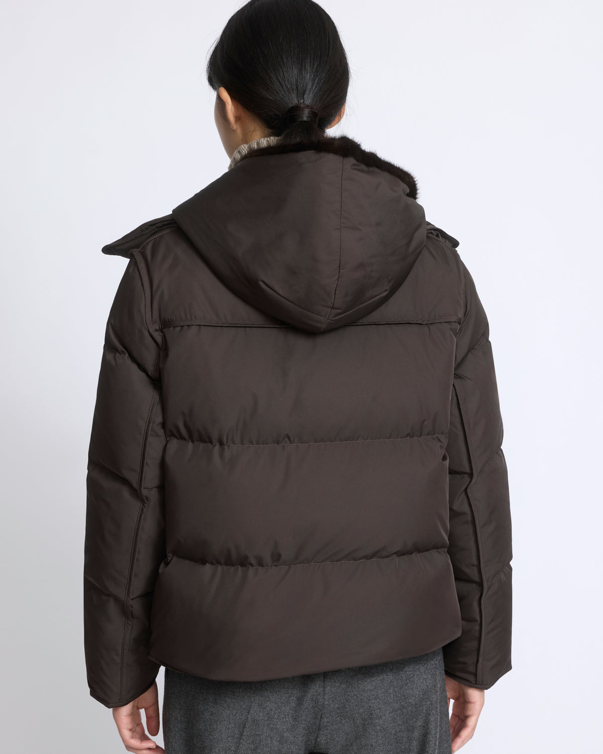 Doudoune "A" line iconique avec plastron et fourrure de vison - Yves Salomon - Nouvelle collection Automne Hiver