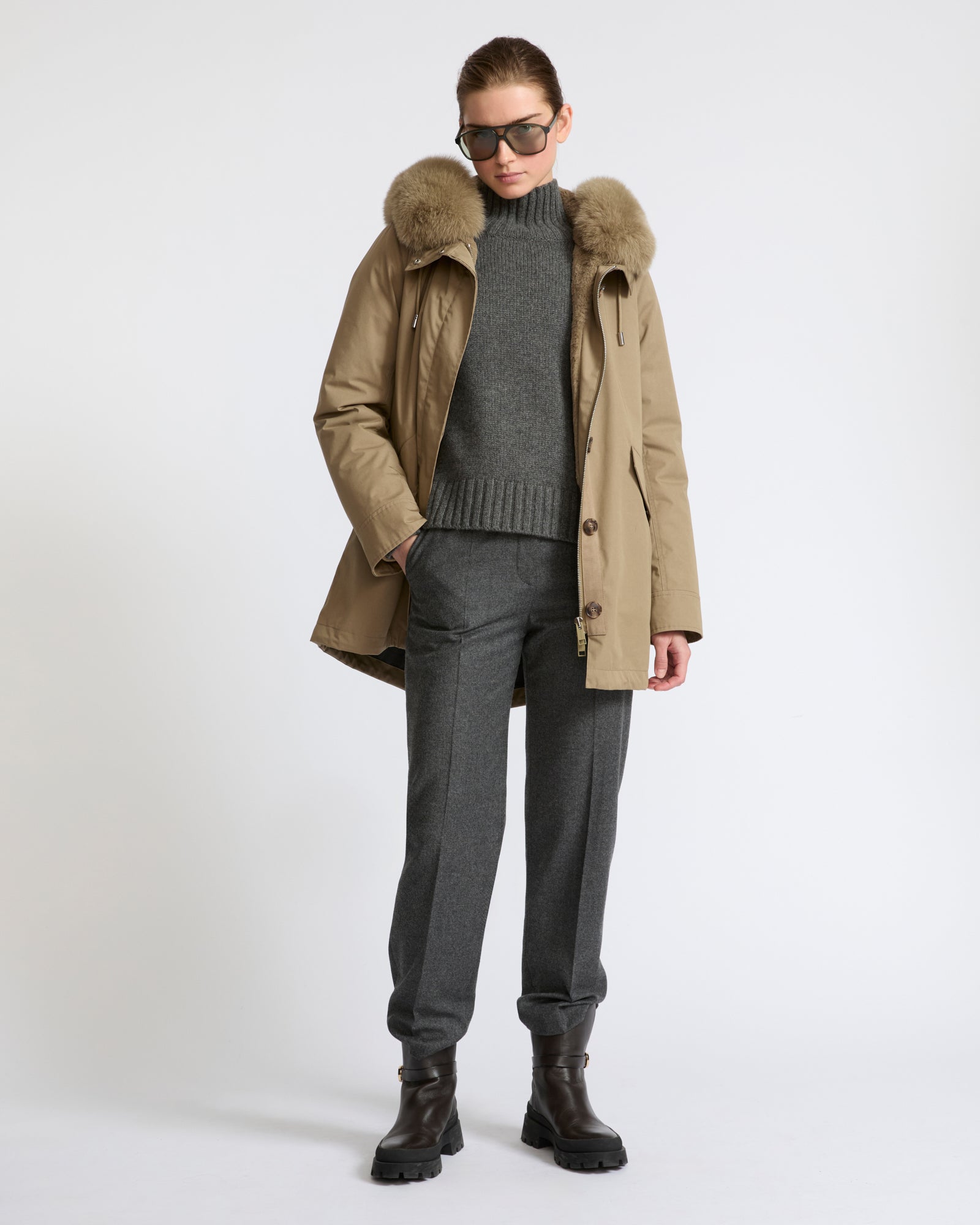 Parka Iconique courte en coton mélangé imperméable avec fourrure de renard et lapin- Yves Salomon - Nouvelle collection Automne Hiver