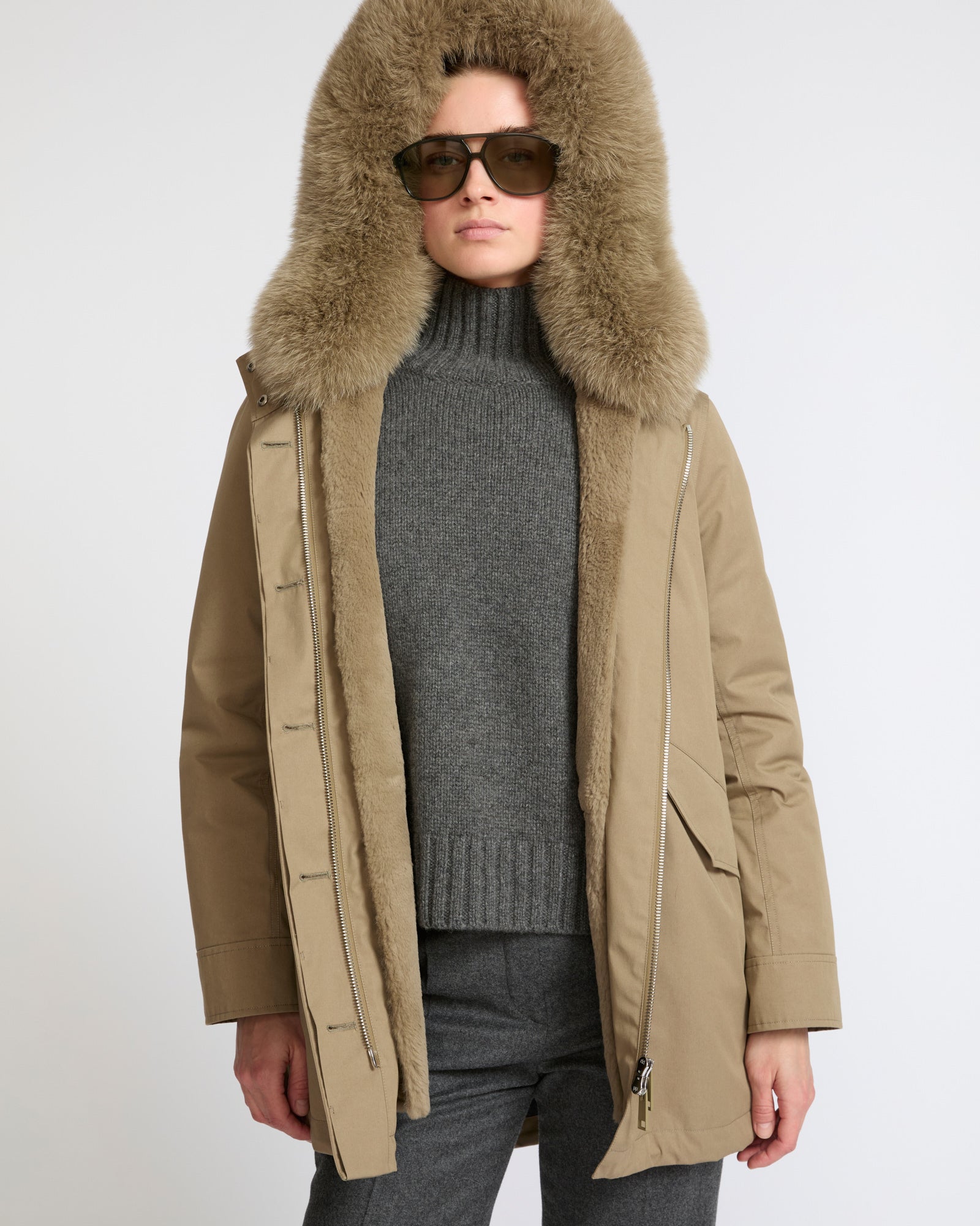 Parka Iconique courte en coton mélangé imperméable avec fourrure de renard et lapin- Yves Salomon - Nouvelle collection Automne Hiver